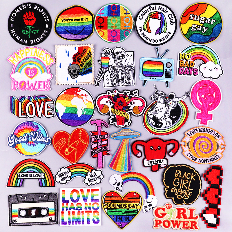 Gay Pride LGBT Patch Love is L - Velcro Sew On のレビューと価格