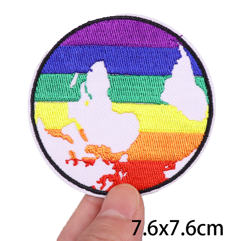 Gay Pride LGBT Patch Love is L - Velcro Sew On のレビューと価格